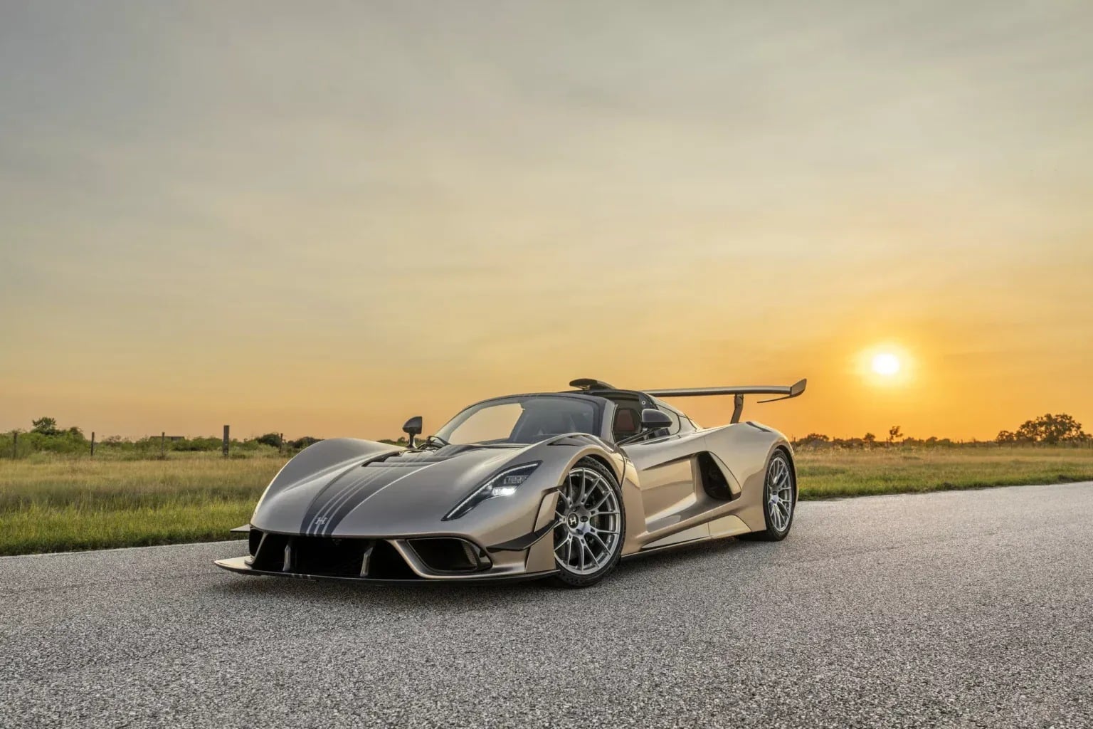 Hennessey Venom F5 Revolution LF (1)