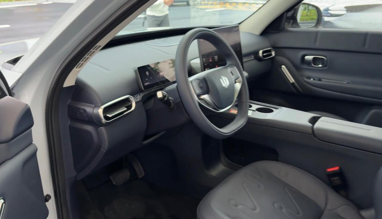 Leapmotor A10 interior painel