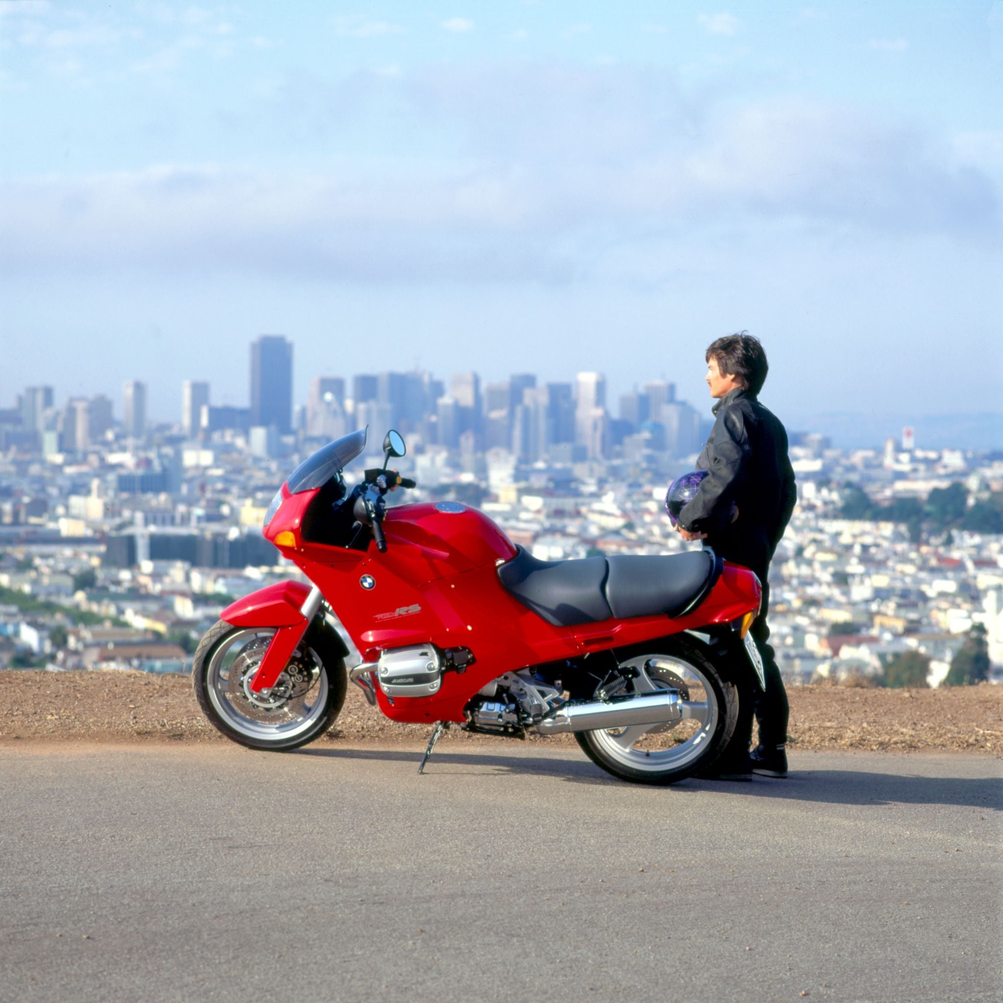 P90635646 highRes bmw r 1100 rs