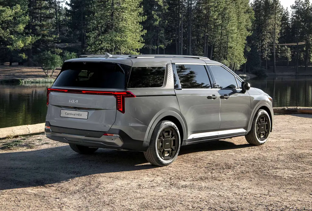 KIA Carnival 2027 híbrido 2