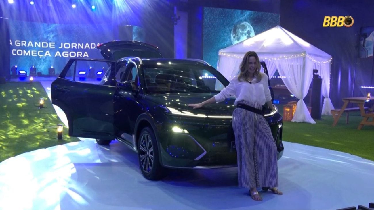 Ana Paula Renault ganha um Geely EX5 EM-i que será produzido pela Renault