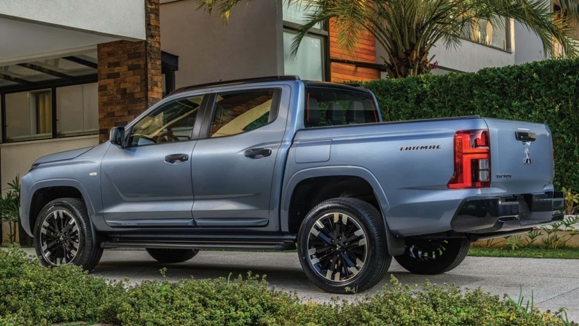 Mitsubishi Triton Tarmac 2