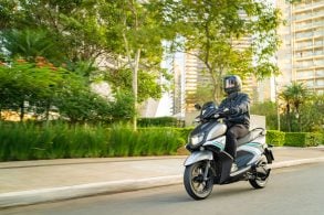 Yamaha ZR Hybrid Connected (1)