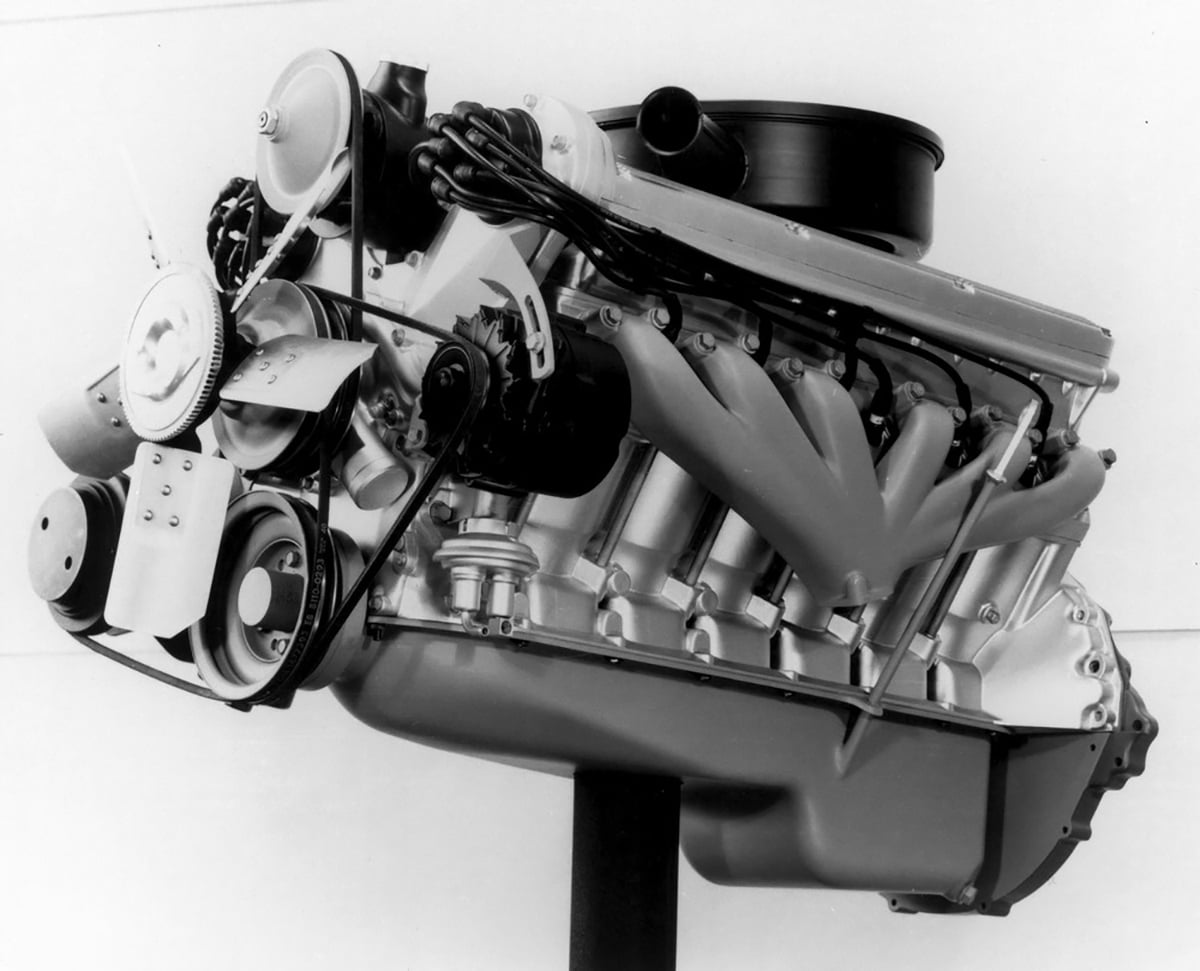 Motor V12 OHC Cadillac
