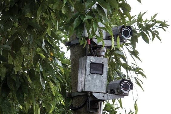 Radares ocultos podem ser proíbidos e painéis de velocidade obrigatórios