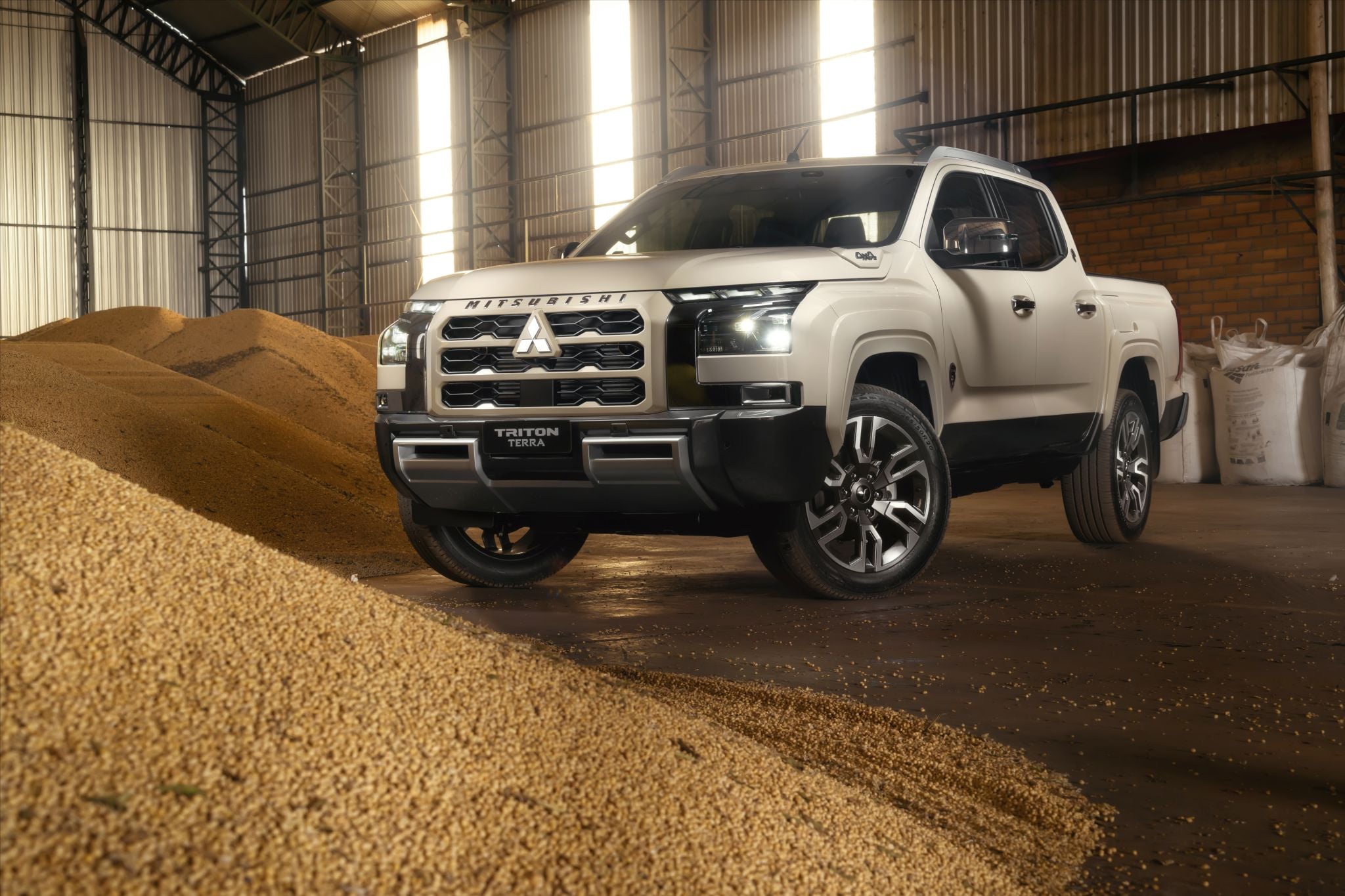 Mitsubishi Triton Terra (6)