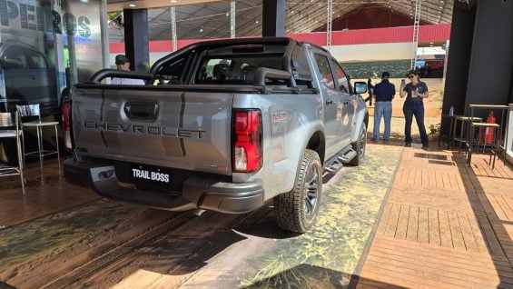 Chevrolet S10 2027 versão trailboss Agrishow traseira