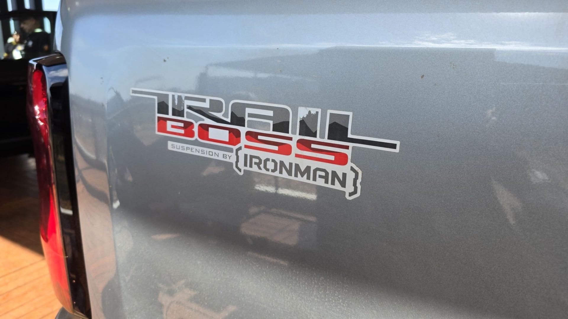 Chevrolet S10 2027 versão trailboss Agrishow adesivo suspensão ironman