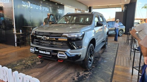 Chevrolet Trailblazer 2027 versão Midnight Agrishow frente