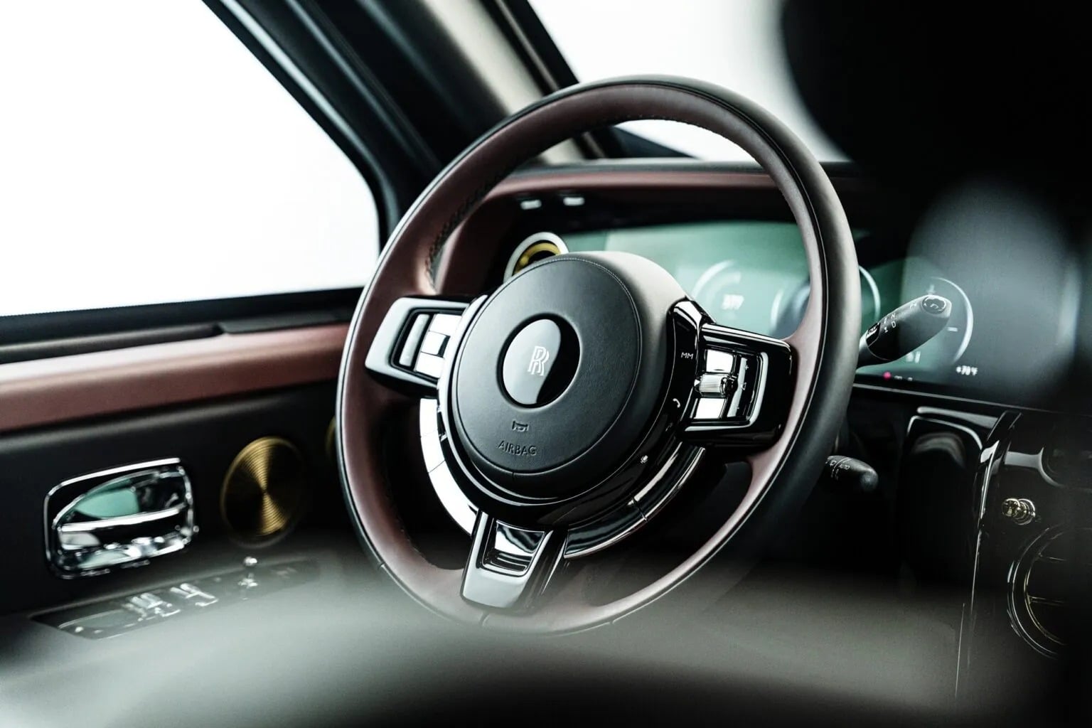 Inkas revela rolls royce cullinan com proteção militar e luxo preservado (26)