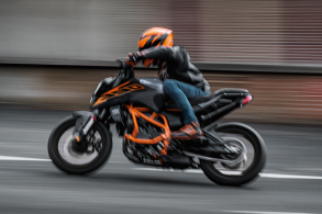 KTM Duke 390 (1)