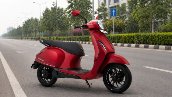 Scooter elétrica queridinha da Bajaj chega a linha 2026