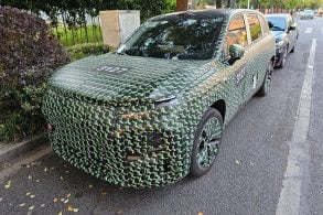 Leapmotor C10 reestilizado camuflado frente