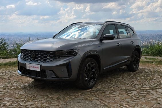 Renault Koleos: SUV híbrido surpreende no conforto, mas o consumo…