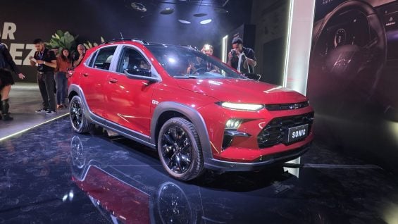 Chevrolet Sonic chega em duas versões a partir de R$ 129 mil