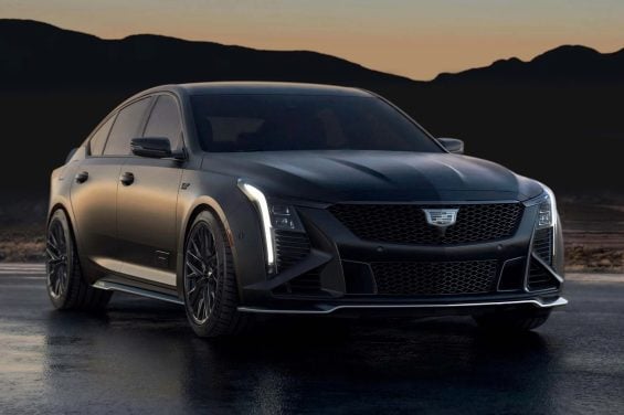 Cadillac celebra entrada na Fórmula 1 com novo sedã de 753 cv e câmbio manual