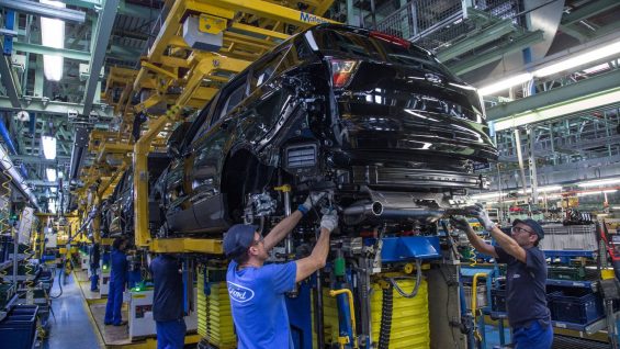 Depois da Renault no Brasil, Geely pode assumir fábrica da Ford na Europa