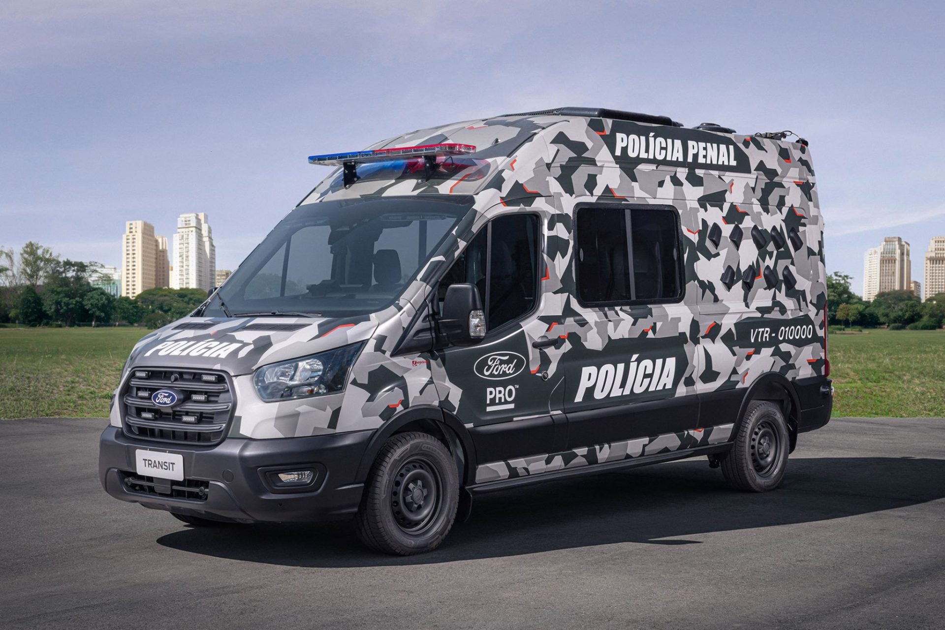 Policía Criminal de Ford Transit 1