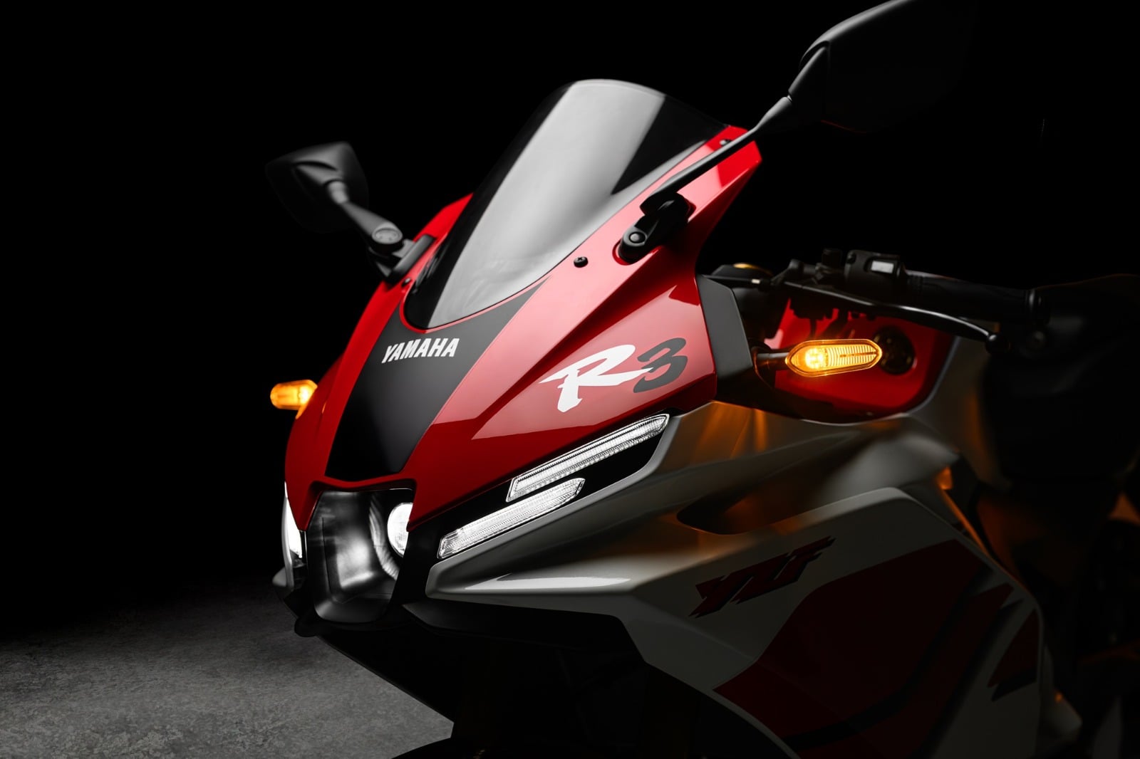 Yamaha R3 ABS Connected 70th Anniversary (2)