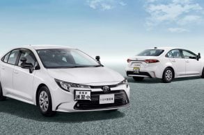 Toyota lança Corolla manual exclusivo para autoescolas no Japão (4)