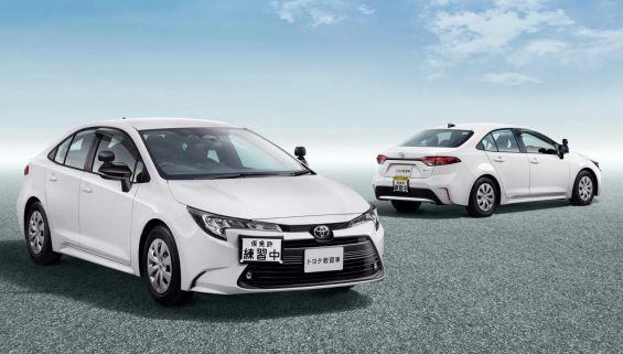 Corolla manual está de volta, mas apenas para autoescolas japonesas