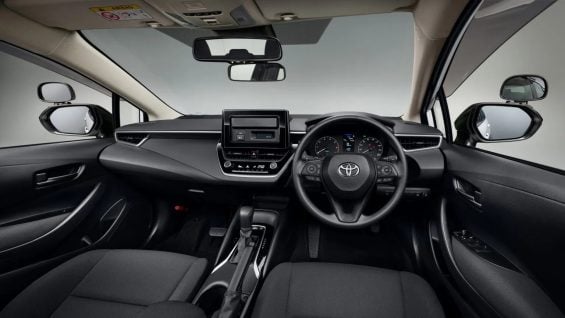 Toyota lança Corolla manual exclusivo para autoescolas no Japão (1)