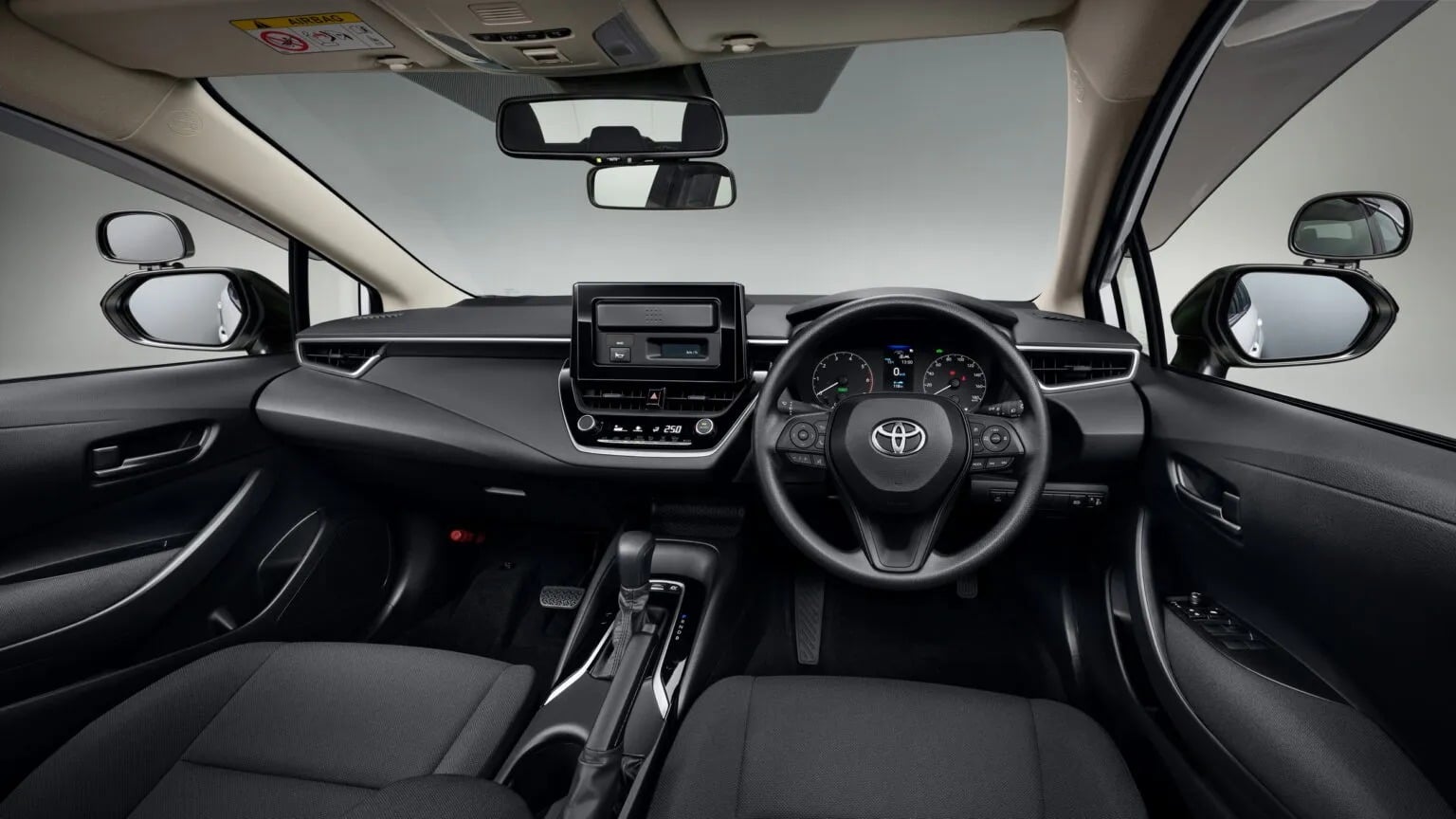 Toyota lança Corolla manual exclusivo para autoescolas no Japão (1)