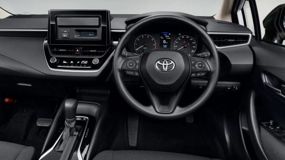 Toyota lança Corolla manual exclusivo para autoescolas no Japão (6)