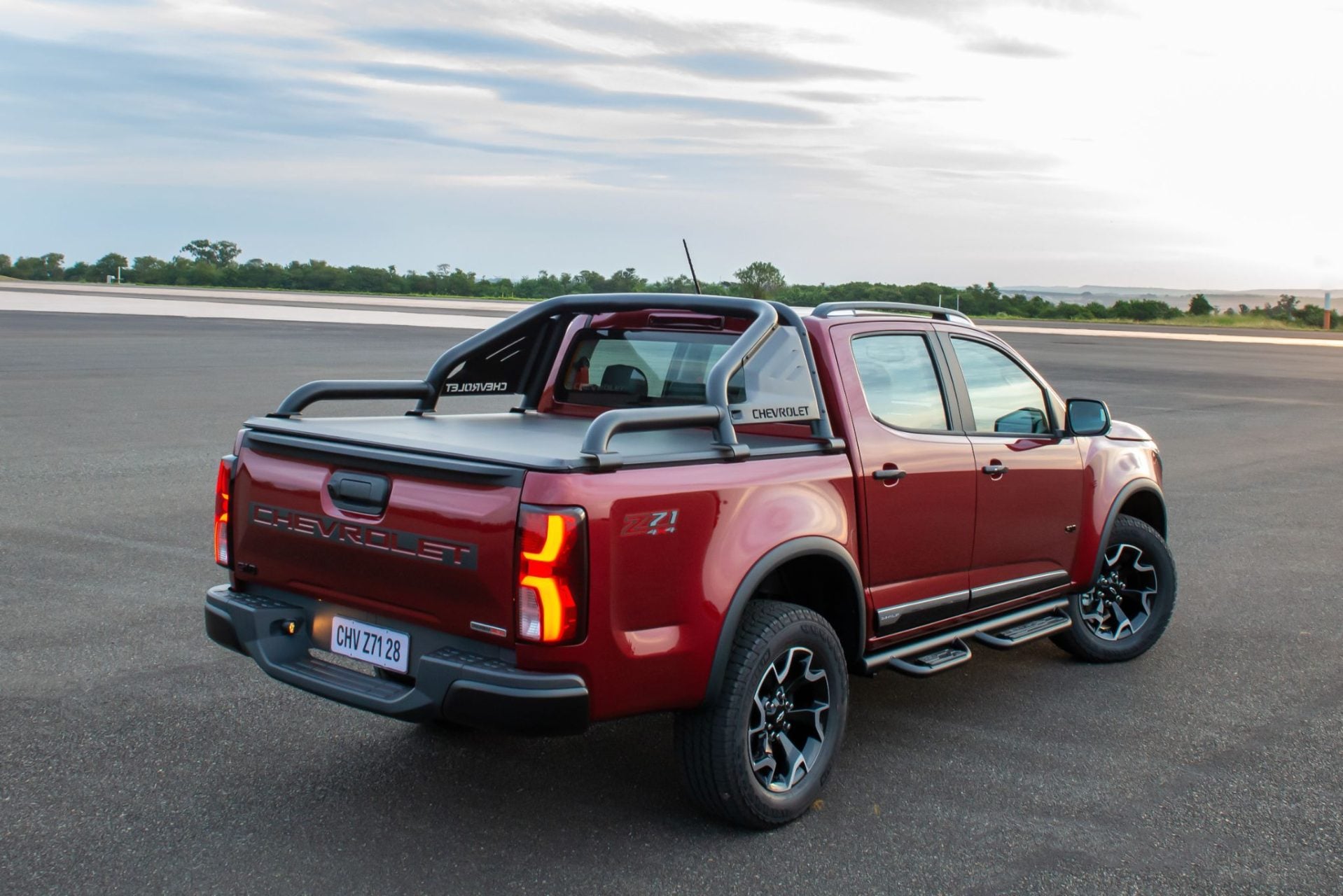 chevrolet s10 z71 vermelho traseira