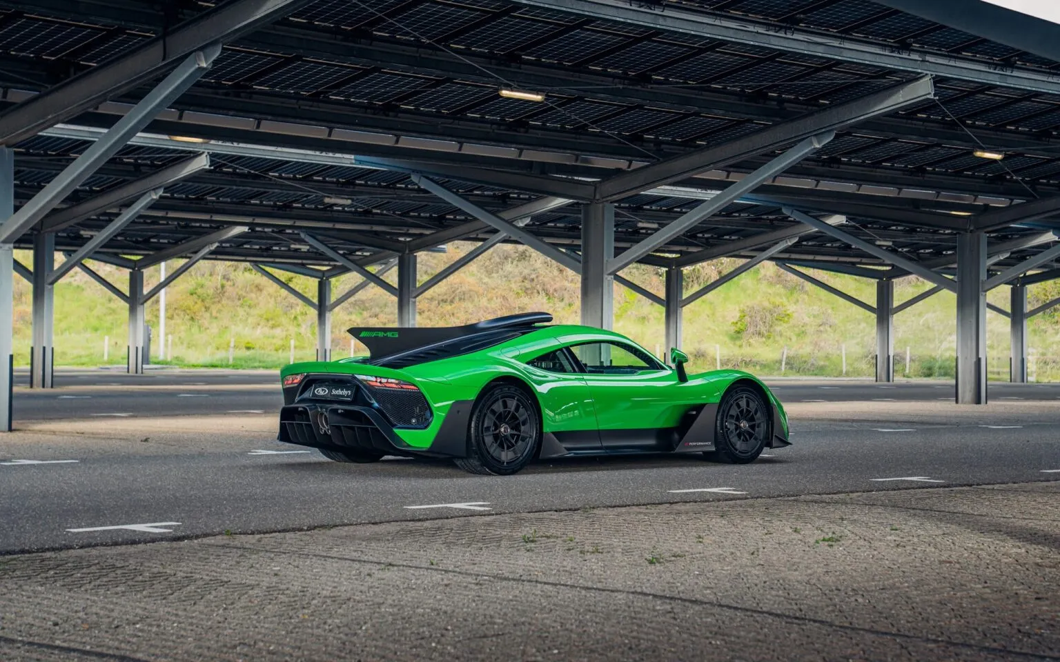 Mercedes AMG one verde 2