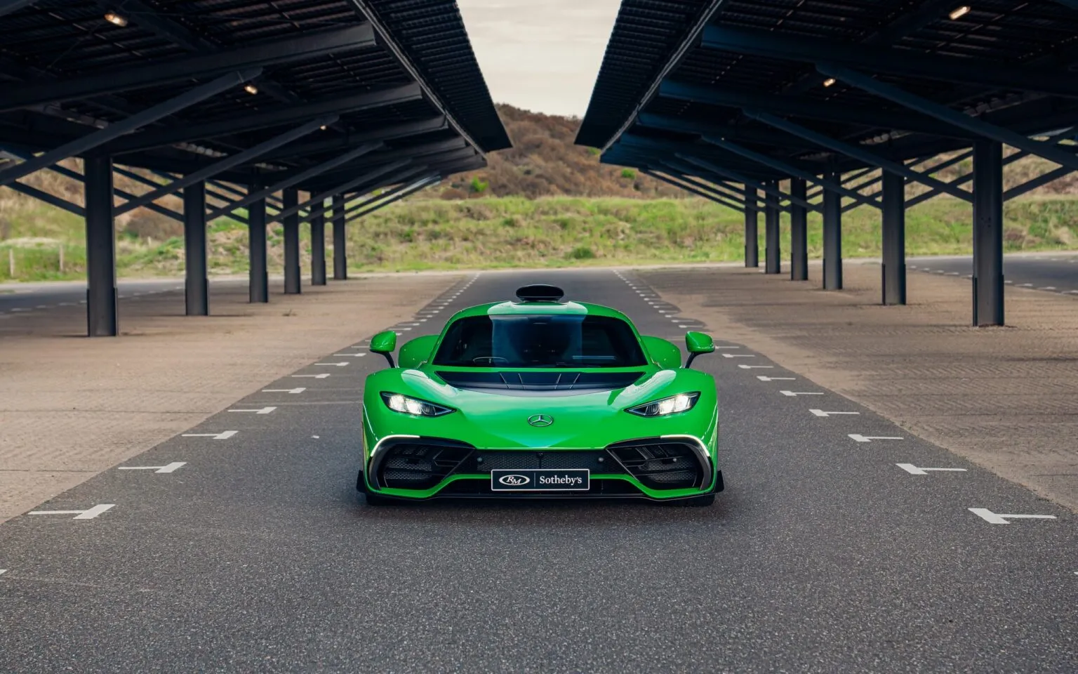Mercedes AMG one verde 4
