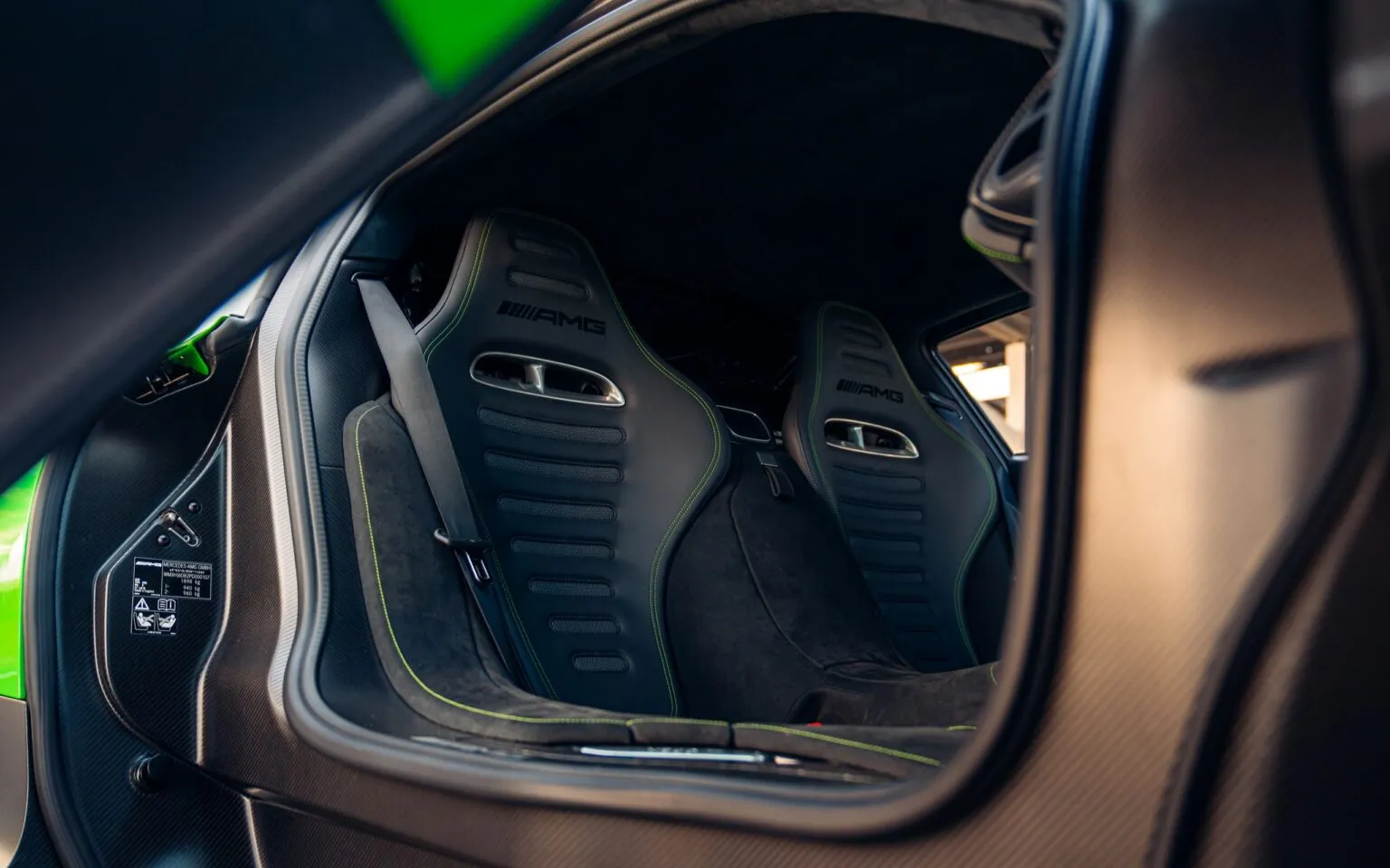 Mercedes AMG one verde 7