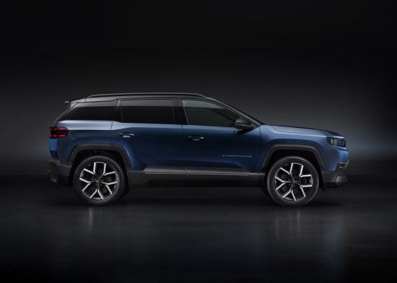 jeep compass e summit reserve lateral parado