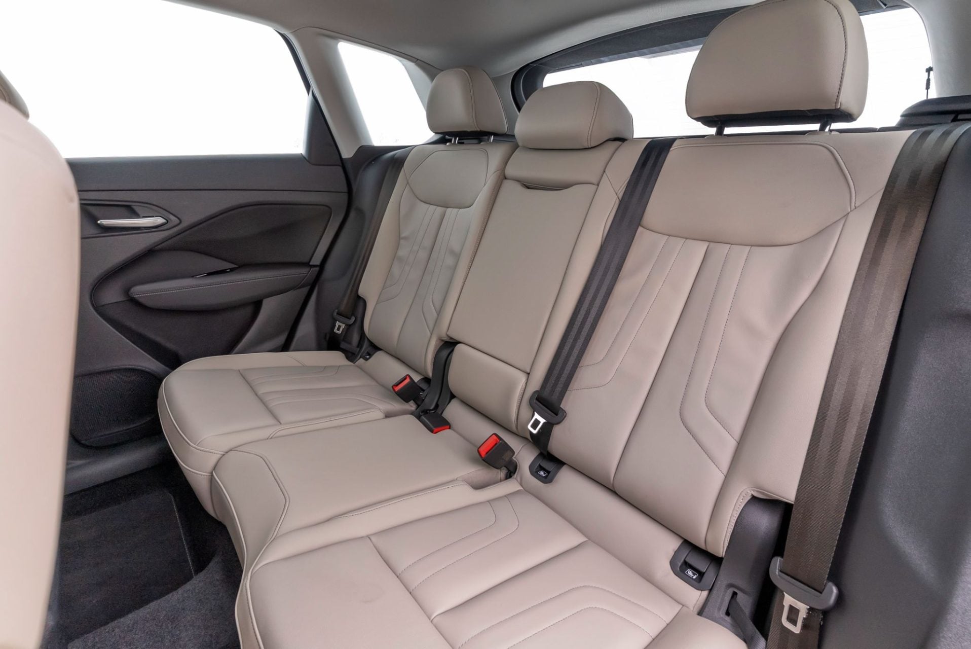 audi-q3-2026-interior-banco-traseiro-1916x1280.jpg