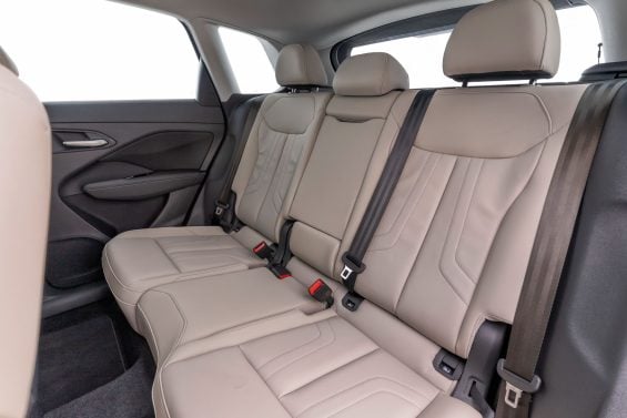 Audi Q3 2026 interior banco traseiro
