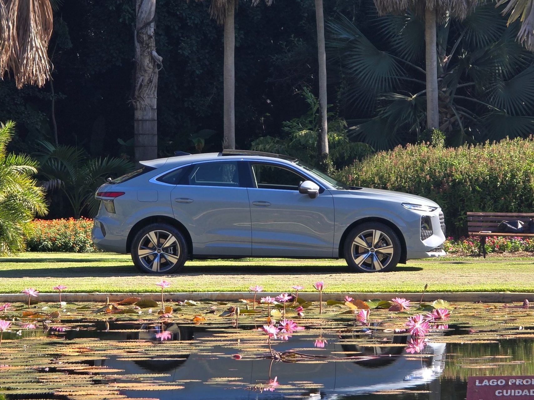 audi-q3-2026-sportback-cinza-lateral-parado-1707x1280.jpg