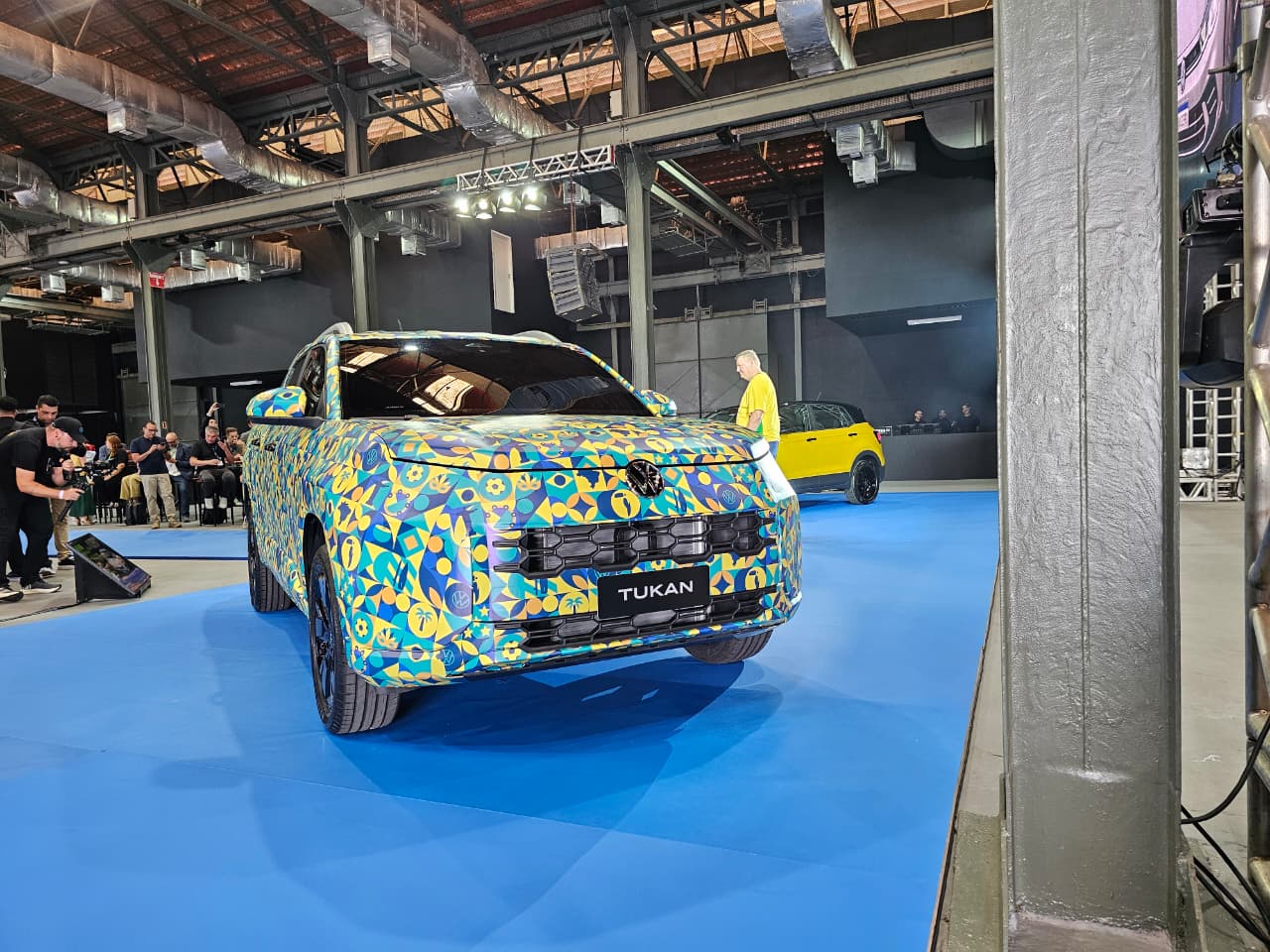 Volkswagen Tucan camuflada frente