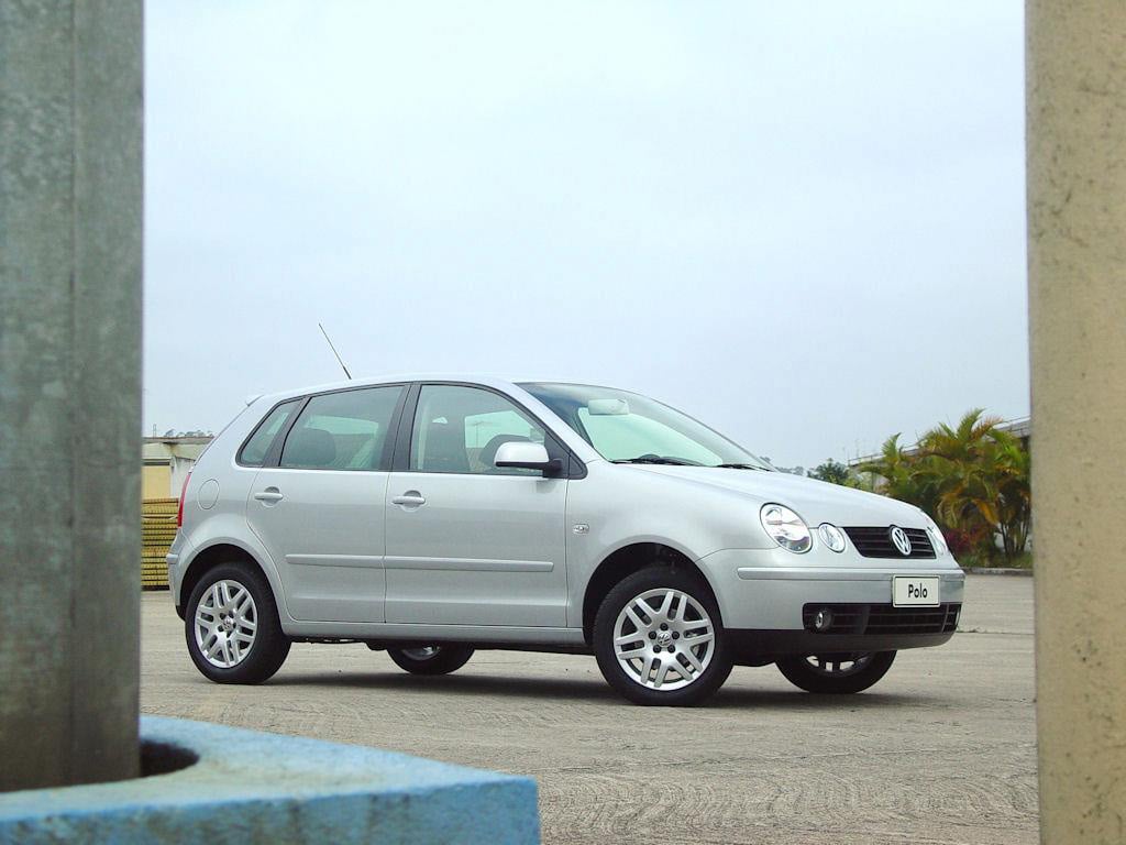 Volkswagen Polo Sportline Flex 1 6 8v 2004 prata frente