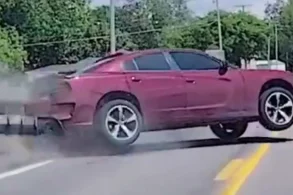 Dodge Charger police chase 1 2048x1152
