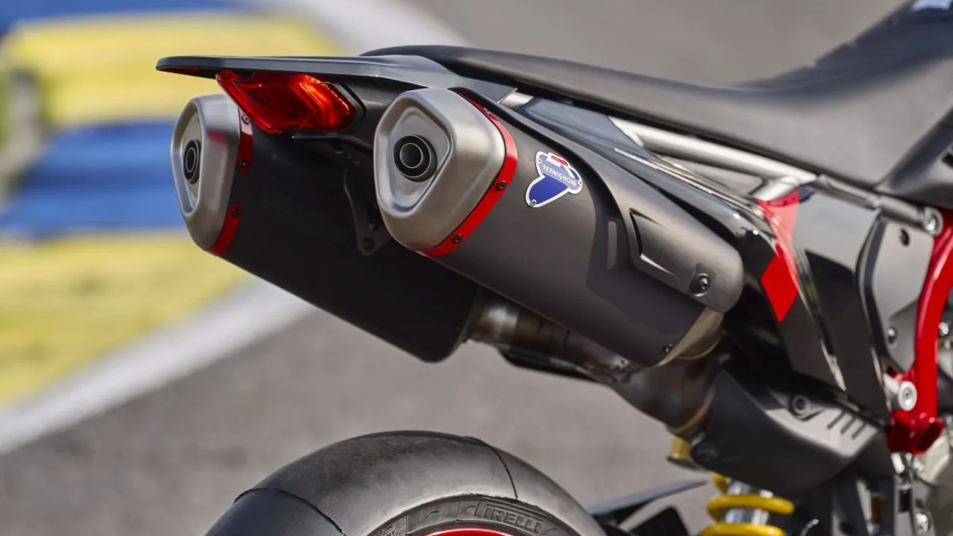 Ducati Hypermotard 698 Mono Nera (2)