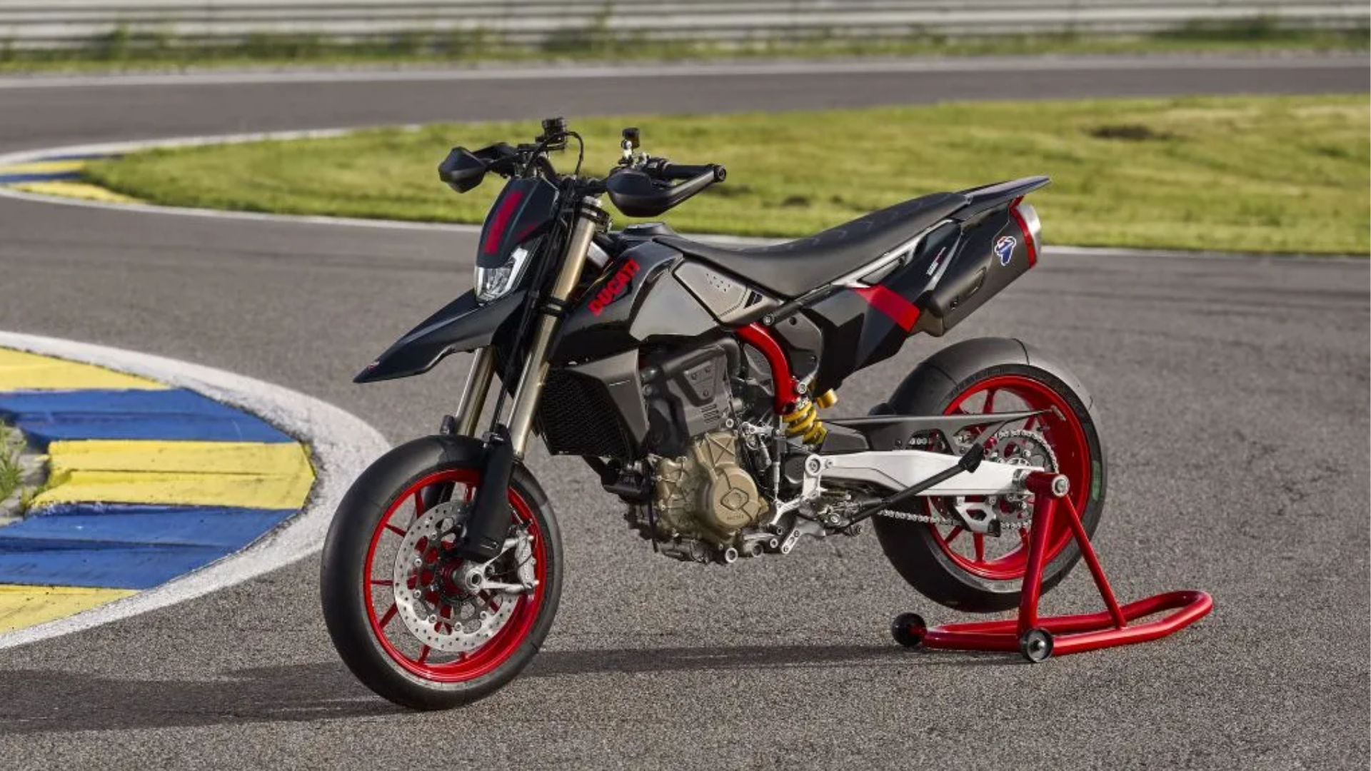 Ducati Hypermotard 698 Mono Nera
