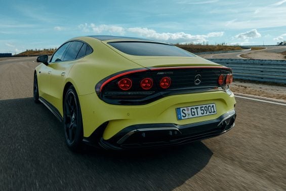 Das neue Mercedes AMG GT 4 Türer Coupé: Revolutionäre Performance Maximale Intensität The new Mercedes AMG GT 4 Door Coupé: Revolutionary performance Maximum intensity