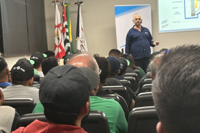 Oficina Brasil Educa realiza treinamento técnico gratuito para mecânicos em Betim