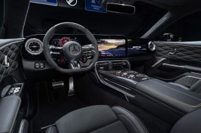 Das neue Mercedes AMG GT 4 Türer Coupé: Revolutionäre Performance Maximale Intensität The new Mercedes AMG GT 4 Door Coupé: Revolutionary performance Maximum intensity