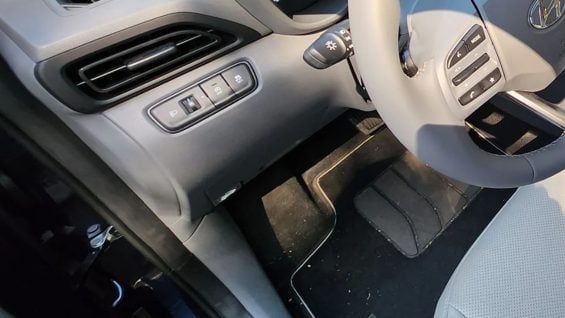 hyundai hb20s platinum safety 2024 interior localização do painel de fusíveis