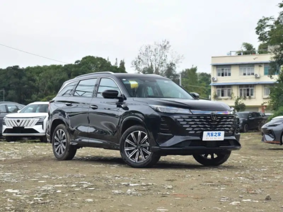 Changan renova portfólio na China com sedã e SUV híbridos integrados à IA DeepSeek