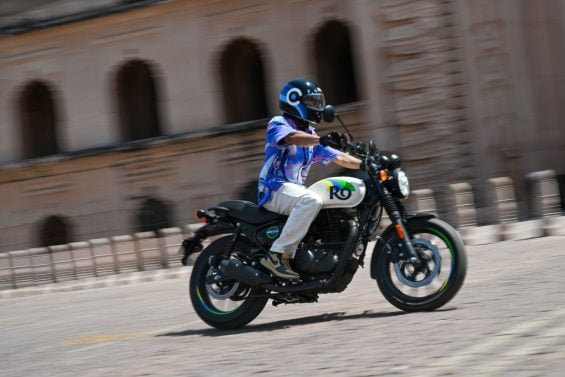 Royal Enfield lança Hunter 350 2027 no Brasil com novas tecnologias e versão inspirada no país