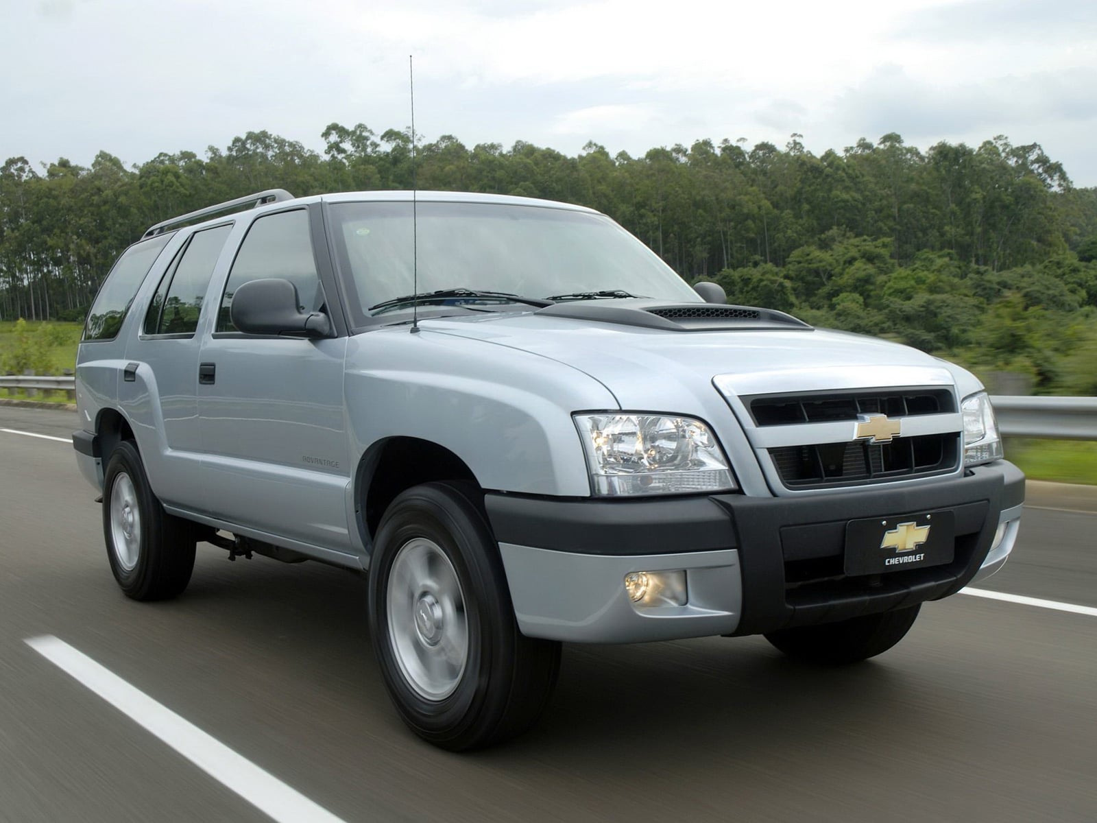 chevrolet blazer Advantage 2009 frente em movimento