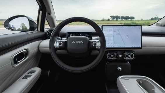 GAC Aion UT (7)