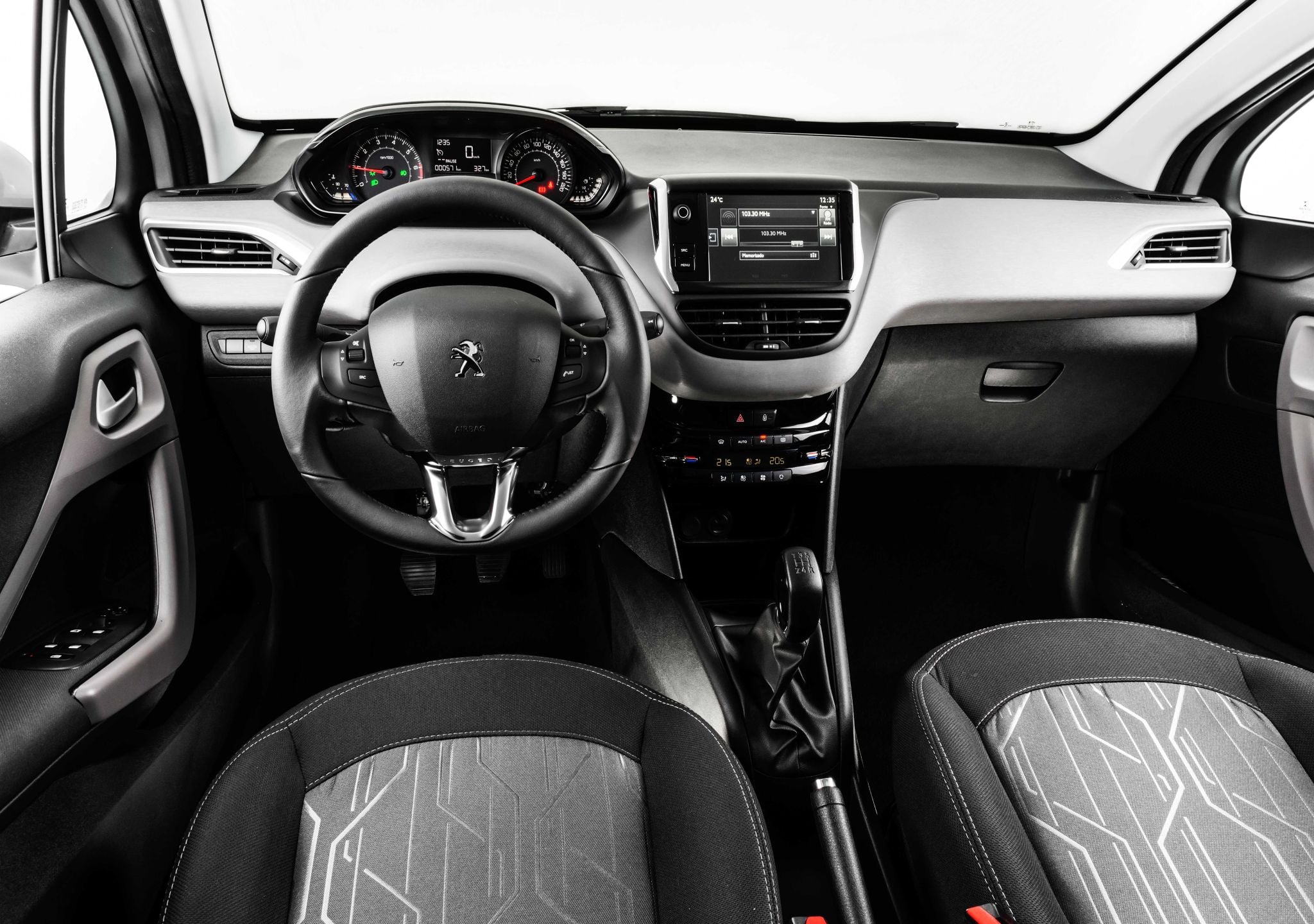 peugeot 208 2016 2020 interior